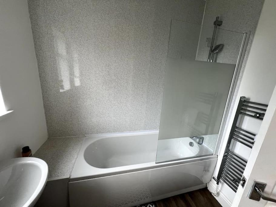 Numero Venti Aparthouse Wifi Parking Hot Tub Ньюкасл-апон-Тайн Екстер'єр фото
